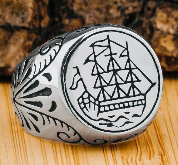 925 Sterling Silver Men’s Ring with Ship Design – 10.8 g