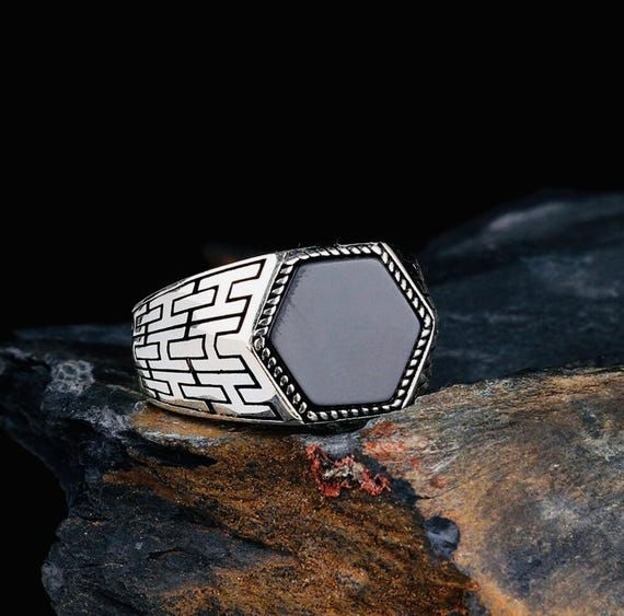 925 Sterling Silver Men’s Ring with Onyx Stone