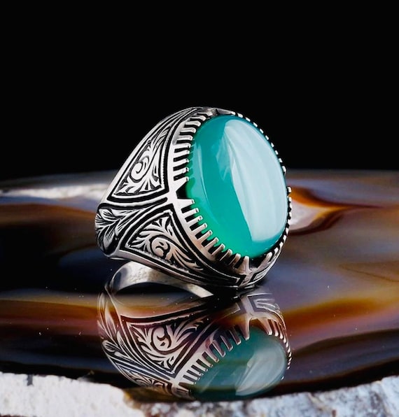 925 Sterling Silver Men’s Ring with Agate Stone and Hand-Engraved Design
