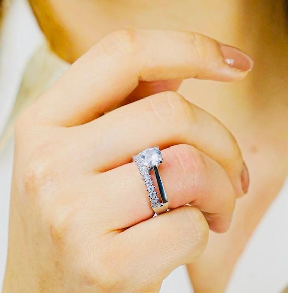 925 Sterling Silver Half Eternity Solitaire Ring – 4.15 g