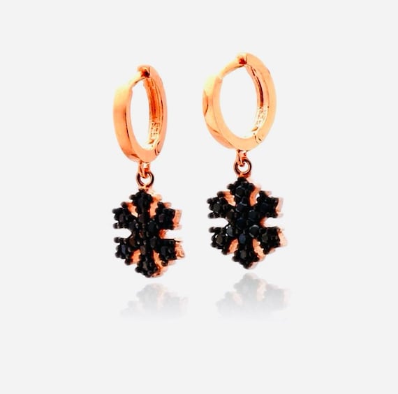 925 Sterling Silver Snowflake Earrings with Black Zircon Stones – 2.5 g