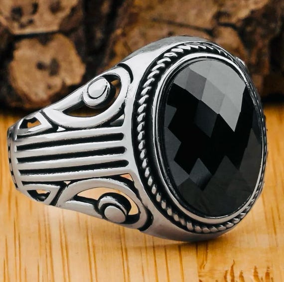 925 Sterling Silver Men’s Ring with Black Zircon Stone – Polished Finish