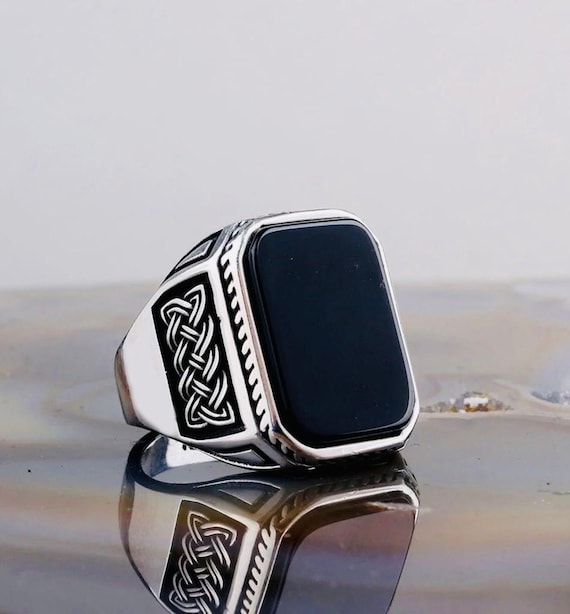 925 Sterling Silver Men’s Ring with Onyx Stone – Woven Design