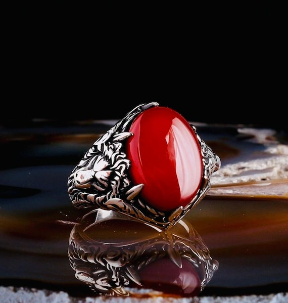 925 Sterling Silver Men’s Ring with Red Agate Stone and Lion Design