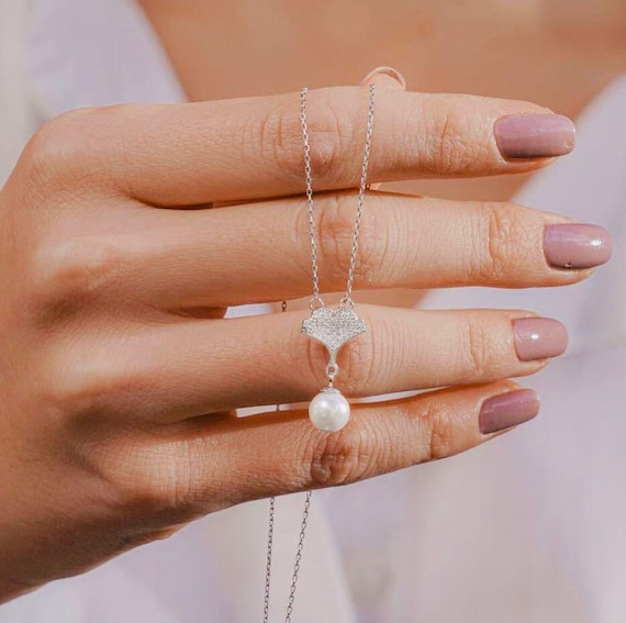 925 Sterling Silver Pearl Design Necklace with White Zircon Stones – Elegant Pendant