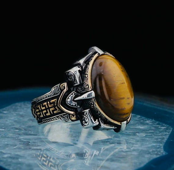 925 Sterling Silver Men’s Ring with Oval Tiger Eye Stone