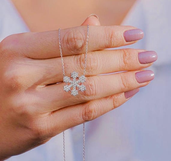 925 Sterling Silver Snowflake Necklace with White Zircon – Elegant Pendant