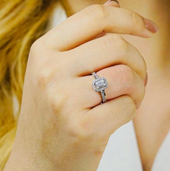 925 Sterling Silver Baguette Cut Zircon Ring – Diamond Style – 2.95 g