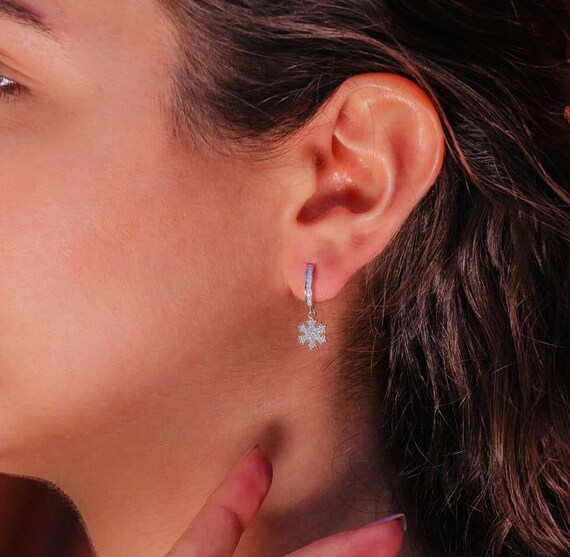 925 Sterling Silver Snowflake Drop Earrings with Zircon – Rhodium Plated