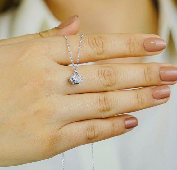 925 Sterling Silver Oyster Pearl Necklace with Zircon – Elegant Pendant