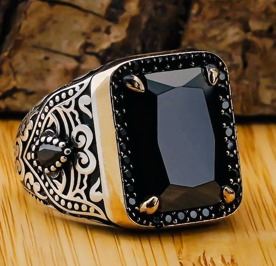 925 Sterling Silver Men’s Ring with Black Zircon and Engraved Design