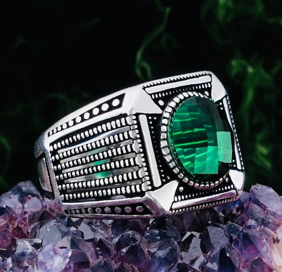 925 Sterling Silver Men’s Ring with Round Green Zircon Stone – 7.9 g