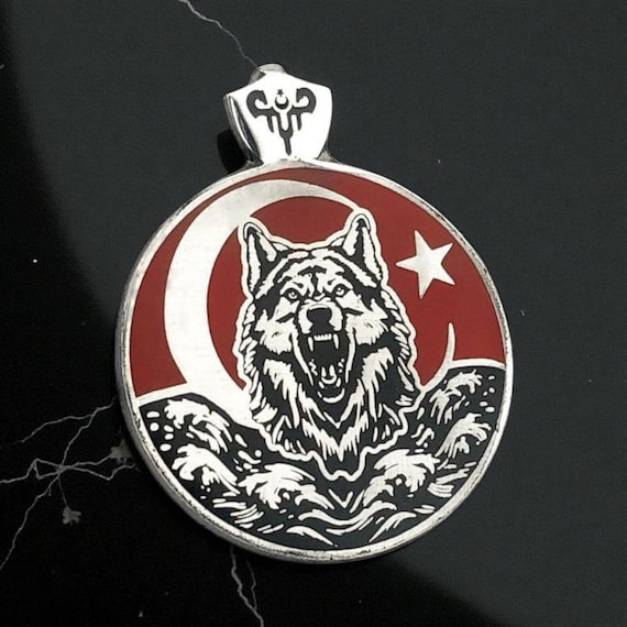 925 Sterling Silver Ayyildiz Wolf Pendant – Turkish Bozkurt Jewelry