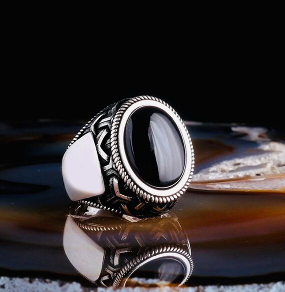 925 Sterling Silver Men’s Ring with Black Onyx Stone – Oval Design