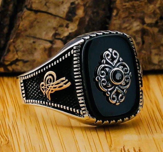 925 Sterling Silver Men’s Ring with Black Onyx and Ottoman Tughra Motif – 12.5 g