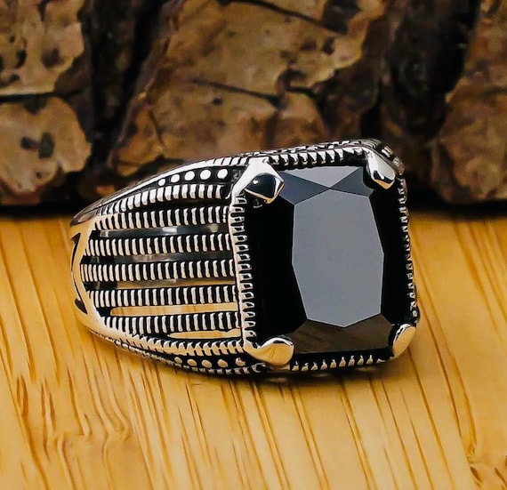 925 Sterling Silver Men’s Ring with Black Zircon – 8 g
