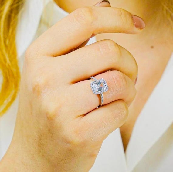 925 Sterling Silver Baguette Stone Women’s Ring – 2.75 g – Elegant Gift