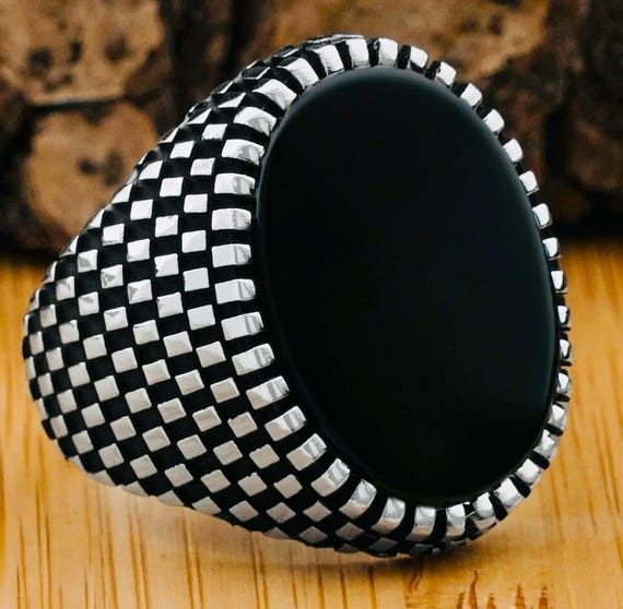 925 Sterling Silver Men’s Ring with Black Onyx Stone and Patterned Design