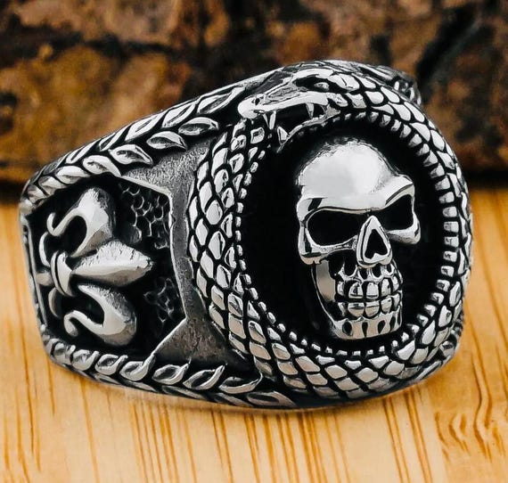 925 Sterling Silver Skull & Snake Design Men’s Ring – 10.9 g