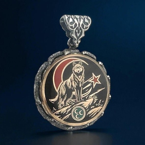 925 Sterling Silver Three Crescent Wolf Star Pendant