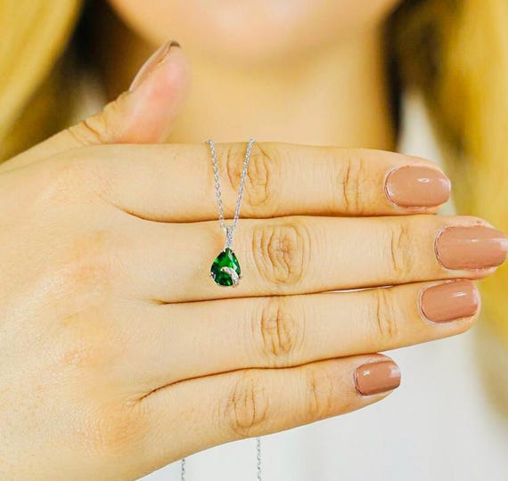 925 Sterling Silver Emerald Green Zircon Teardrop Necklace – Elegant Pendant