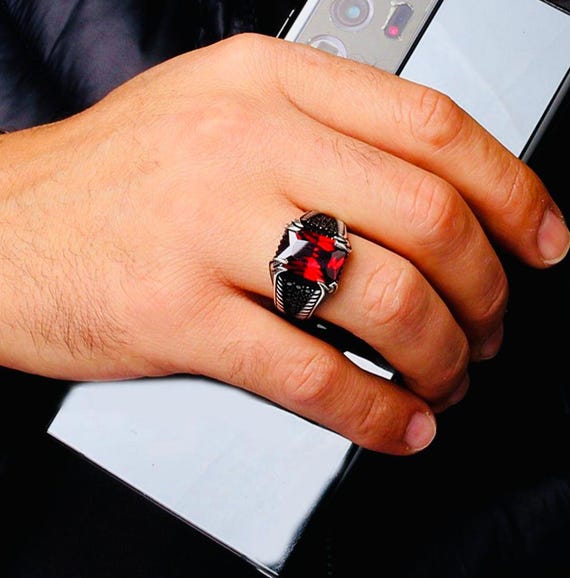 925 Sterling Silver Men’s Ring with Red Zircon Stone – Micro Detail Design