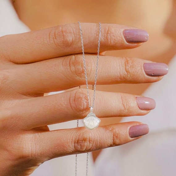 925 Sterling Silver Seashell Necklace with Mother of Pearl – Elegant Pendant