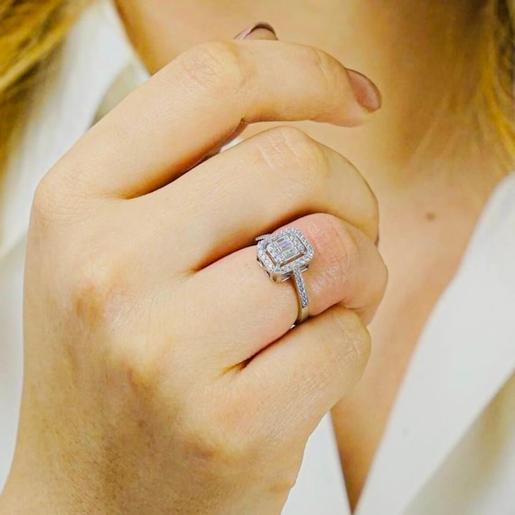 925 Sterling Silver Baguette Cut CZ Ring – Diamond Mount Design – 2.7g