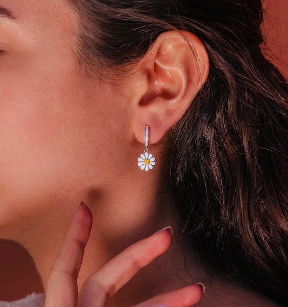 925 Sterling Silver Daisy Drop Earrings with White Zircon – Rhodium Plated