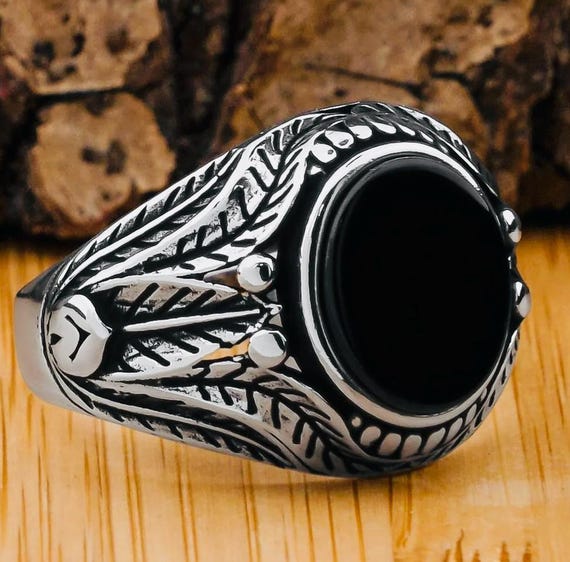 925 Sterling Silver Men’s Ring with Black Onyx Stone – Polished Finish