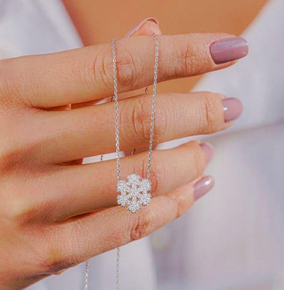 925 Sterling Silver Snowflake Necklace with White Zircon – Elegant Pendant
