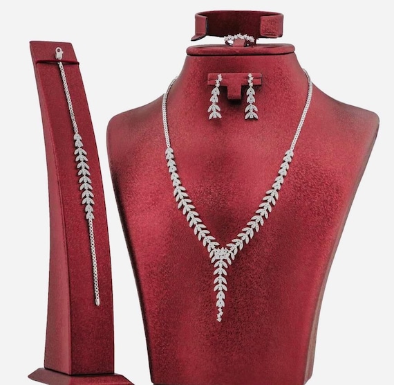 925 Sterling Silver Women’s Jewelry Set with Zircon Stones