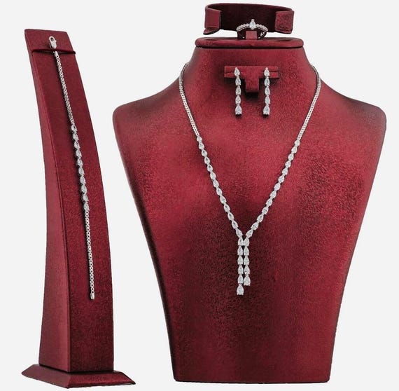 925 Sterling Silver Teardrop Design Women’s Jewelry Set