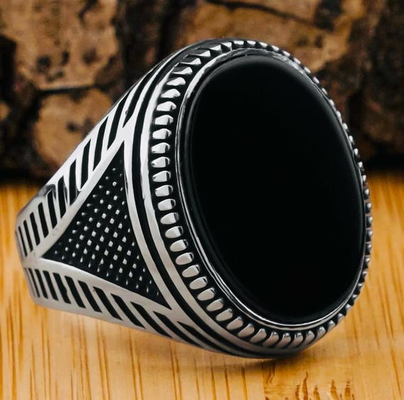 925 Sterling Silver Men’s Ring with Oval Black Onyx Stone