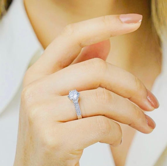 925 Sterling Silver Zircon Solitaire Ring – Diamond Style – 3.75 g