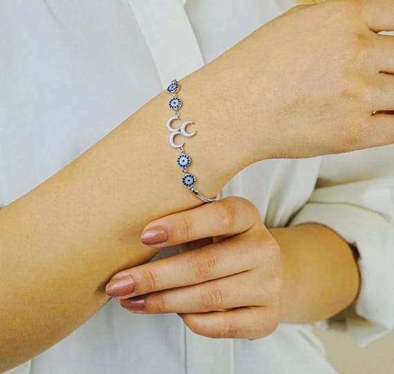 925 Sterling Silver Triple Crescent Bracelet with Evil Eye Detail – 21 cm