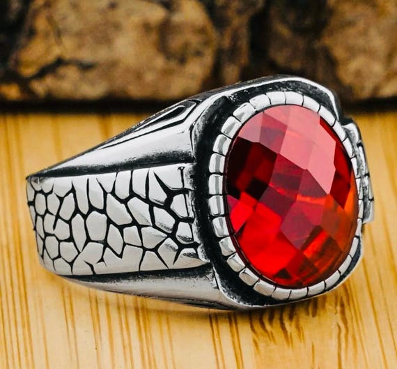 925 Sterling Silver Men’s Ring with Oval Red Zircon Stone & Pattern Design – 9.4 g