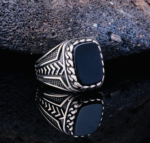 925 Sterling Silver Men’s Ring with Onyx Stone – Woven Design