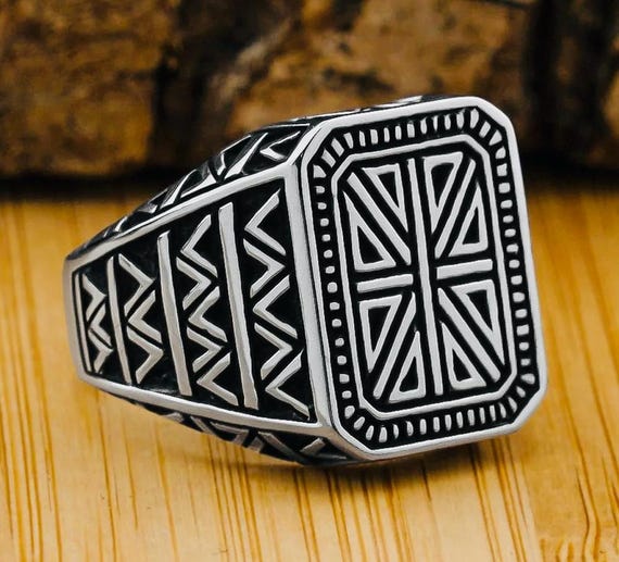 925 Sterling Silver Men’s Ring with Seljuk Pattern Design – 10.7 g