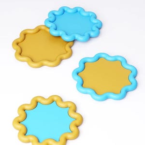 Wavy-Detail Coaster