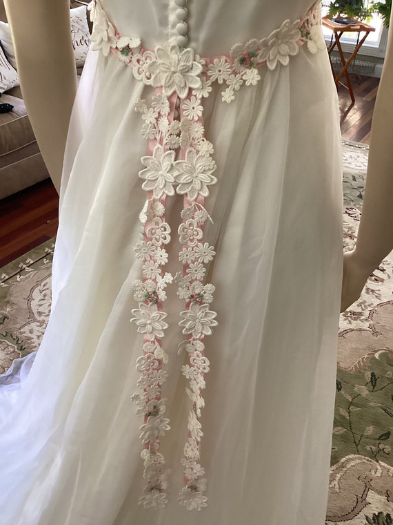 Stunning Vintage Southern Belle Wedding Gown and … - image 10