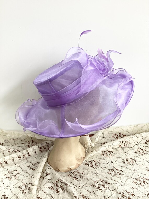 Fabulous Vintage Big Wide Brimmed Lavender Ladies Hat  display picture 3