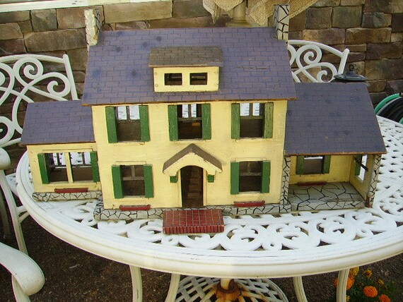 1930s dollhouse