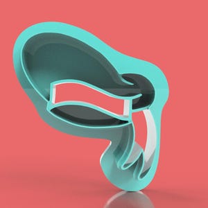 Könnte beinhalten: Ein 3D-gerendertes Objekt in Türkis, möglicherweise ein Ausstecher, mit einer einzigartigen Form. Das Design hat eine gewölbte Oberseite, einen rechteckigen Ausschnitt und eine abstrakte Form. Das Objekt steht vor einem roten Hintergrund.