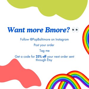 K&ouml;nnte beinhalten: Grafik mit wei&szlig;em Hintergrund und Text in Blau, Rot und Gr&uuml;n. Der Text lautet "Want more Bmore?" und enth&auml;lt Anweisungen zum Folgen auf Instagram, zum Posten einer Bestellung und zum Erhalt eines Rabattcodes.