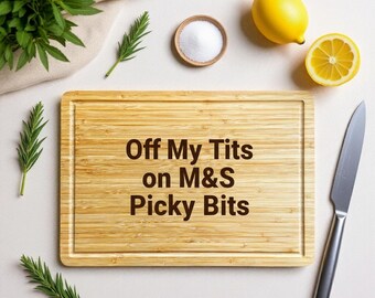 Planche à découper gravée amusante – Planche à fromage et charcuterie « Mes seins avec des morceaux difficiles », accessoire de cuisine, cadeau pour elle, humour gourmand