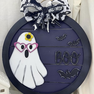 Halloween Ghost Door Hanger – 15” Round Wooden Boo Sign with Bow & Bats