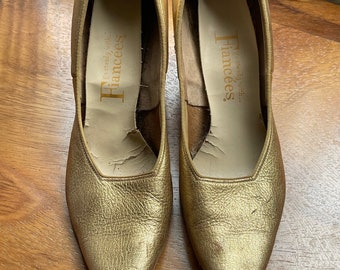 Classic Vintage 1950's Gold Metallic Leather Pointy Toe Pumps size 6