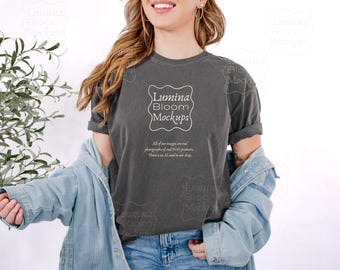 Maqueta de camiseta Comfort Colors C1717 Pepper / Foto real / Modelo neutro / Maqueta de camiseta Lifestyle / Descarga digital