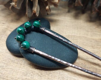 Malachite Hair Fork, Antiqued Copper Hair Accessory for Long Hair, Natural Dark Green Gemstone Hair Arch, Mom Gift, Hammered Copper Wirewrap